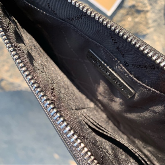 Michael Kors Nouveau Novelty Jet Set XL Clutch - Picture 5 of 8